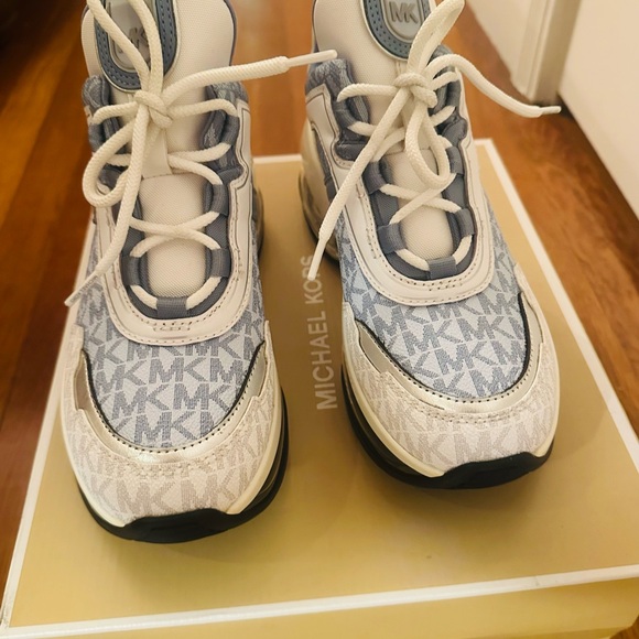 Michael Kors Women's Sneakers in Light Blue and Beige - Picture 3 of 14